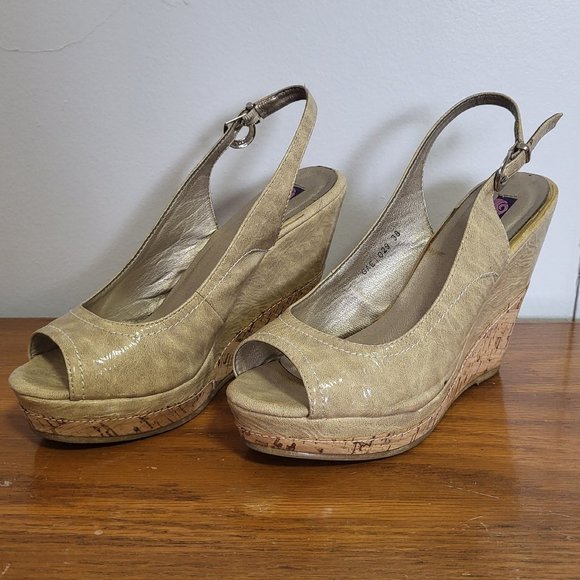 Platform Wedge Heels - Picture 2 of 5
